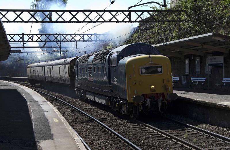 HIGH STREET 25.5.13.jpg: HIGH STREET GETS THE FULL CLAG TREATMENT FROM 55022
ON 25.5.13--A FEW MINS EARLY Photo of HIGH STREET 25.5.13.jpg