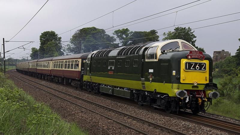 55009 REDHOUSE CASTLE WITH UP ELIZABETHAN 11.6.13: Photo of 55009 REDHOUSE CASTLE WITH UP ELIZABETHAN 11.6.13