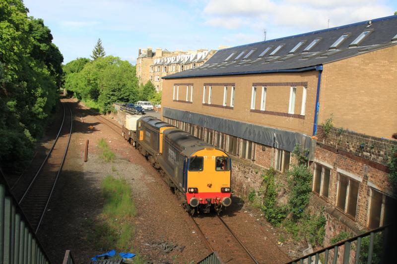6S43 at Newington: 20302 + 20304 on 6S43 06.42 Carlisle to Torness passing the site of Newington stn on 13/06/2013
Photo of 6S43 at Newington