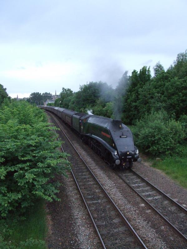 60009 accelerates away from a station stop at Stirling.: 60009 accelerates away from a station stop at Stirling with 1Z60 for Perth. Photo of 60009 accelerates away from a station stop at Stirling.