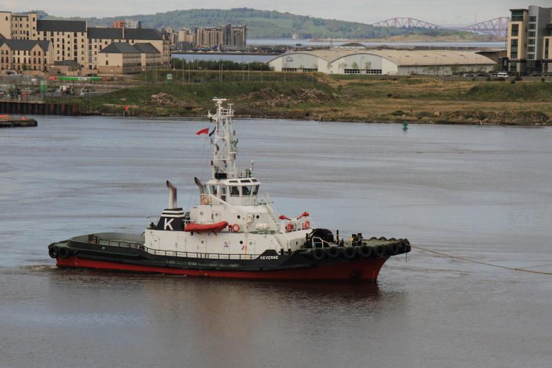 Keverne in Leith Docks: Tug Keverne in Leith Docks at the stern of HMS Edinburgh on 21/05/2013. Photo of Keverne in Leith Docks