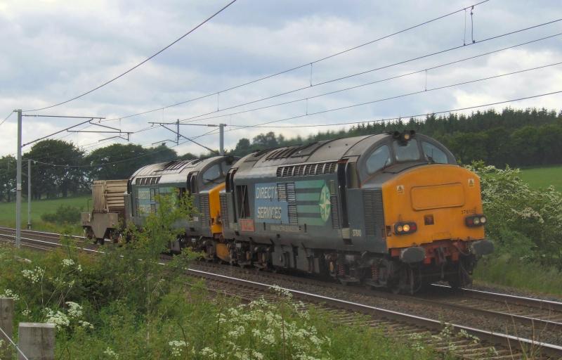 37610 & 608 pass Cartland with 6M22 Hunterston - Carlisle Flasks.: 37610 & 608 pass Cartland with 6M22 Hunterston - Carlisle Flasks. Photo of 37610 & 608 pass Cartland with 6M22 Hunterston - Carlisle Flasks.