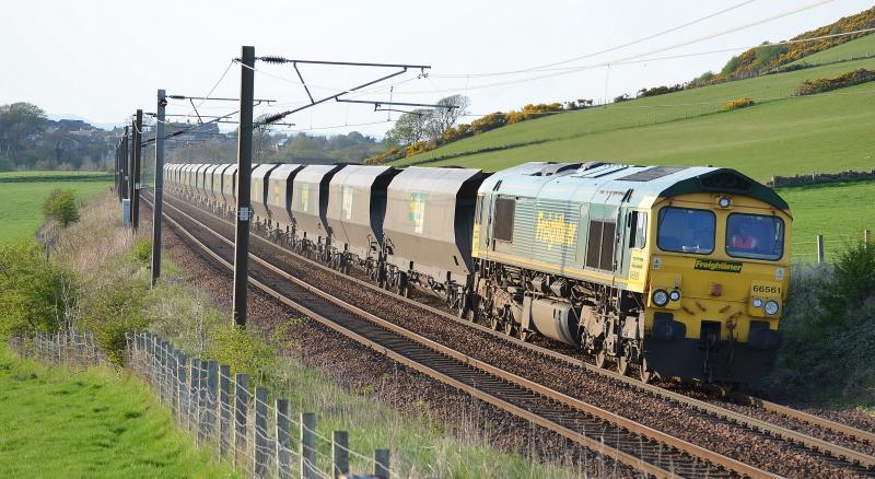 An evening's diversion: Diverted from its normal starting point of Killoch 6E74 Hunterston to Drax rounds Tarbert hill 0n 7th May 2013 Photo of An evening's diversion