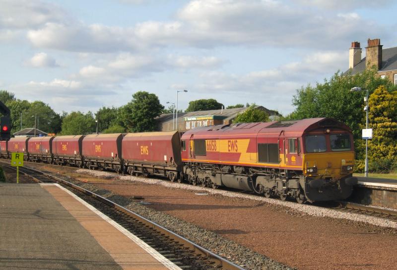 66158 passes Larbert with 4J09 for Hunterston.: 66158 passes Larbert with 4J09 for Hunterston. Photo of 66158 passes Larbert with 4J09 for Hunterston.