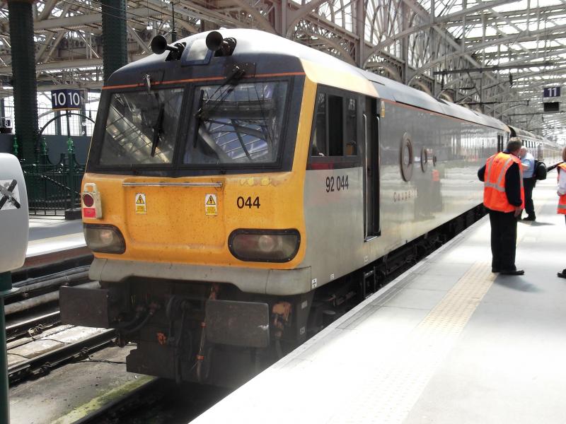 Photo of 92044 on front of GBRF charter at Glasgow Central