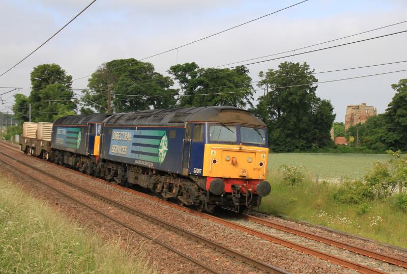 57007 on 6S43: 57007 leading 57011 on 6S43 06.42 Carlisle to Torness Power Stn on 11/07/2013 passing Redhouse Castle. TOPS showing 37218 + 37606. Photo of 57007 on 6S43