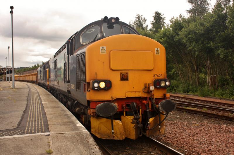 37423 37409 6K40 carlisle yard-rose street 24.06.13.: Photo of 37423 37409 6K40 carlisle yard-rose street 24.06.13.
