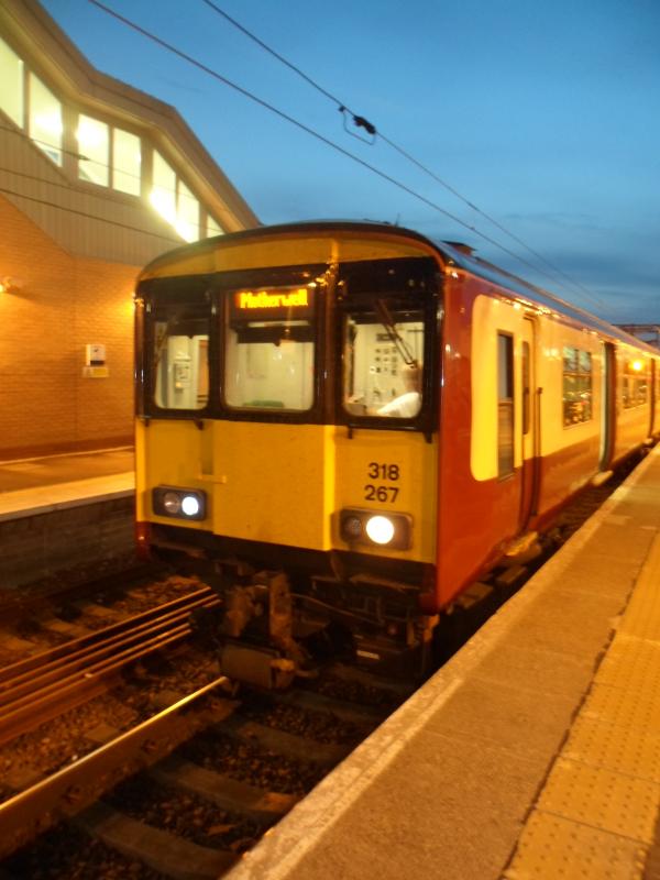 Photo of 318 267 at Motherwell 