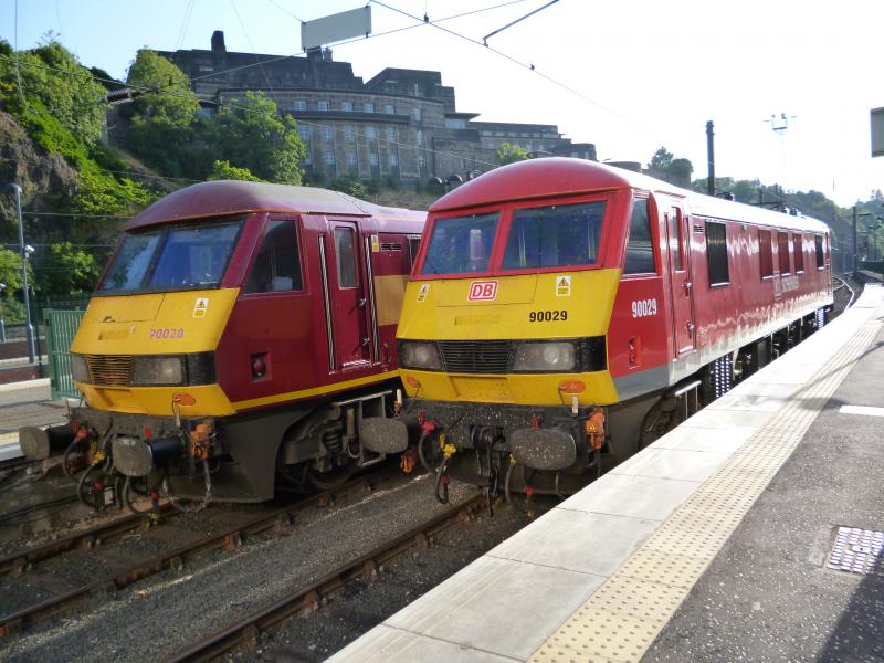 90028 90029: Edinburgh 17 july 2013 Photo of 90028 90029