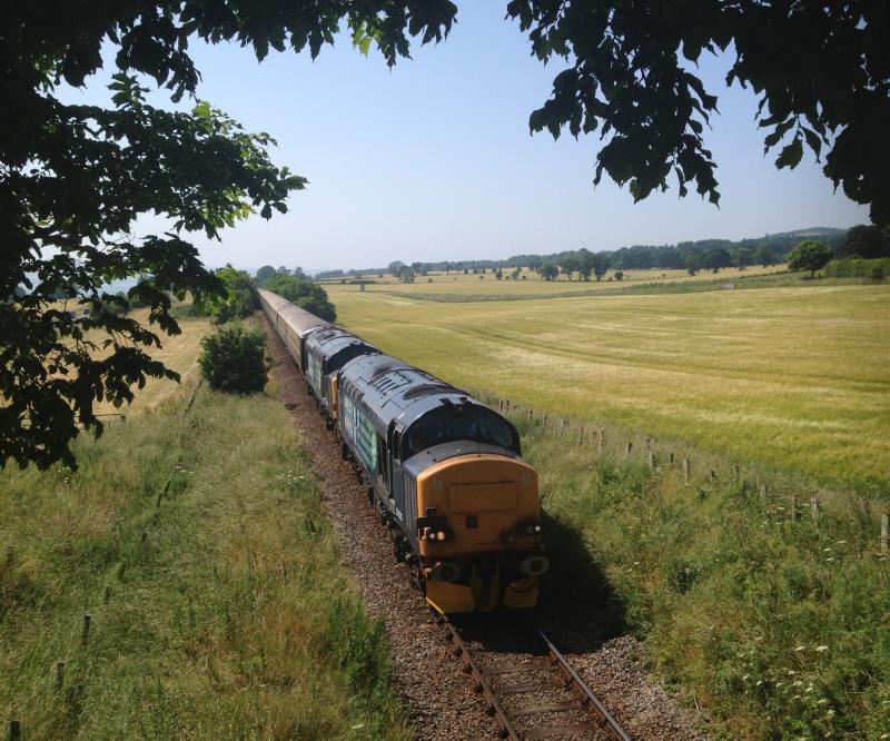 37423 37409 20/07/13 Northern Belle Evanton: Photo of 37423 37409 20/07/13 Northern Belle Evanton