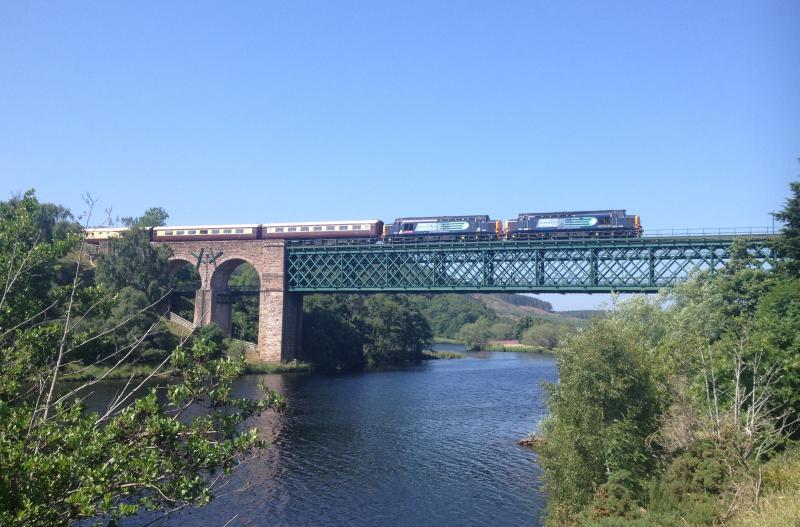 37423 37409 20/07/13 Northern Belle Invershin: Photo of 37423 37409 20/07/13 Northern Belle Invershin