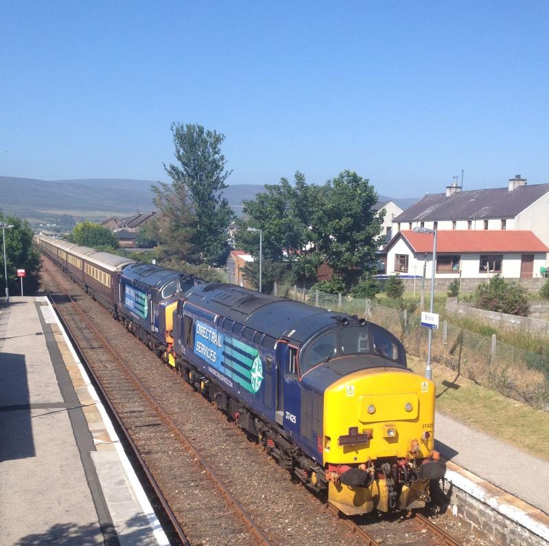 37425 37423 20/07/13 Northern Belle arriving Brora: Photo of 37425 37423 20/07/13 Northern Belle arriving Brora
