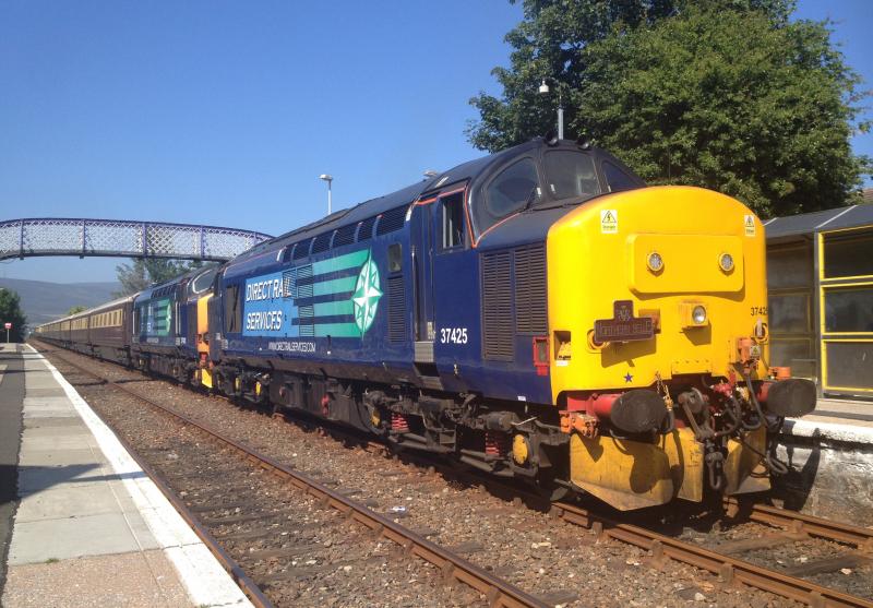 37425 37423 20/07/13 Northern Belle at Brora: Photo of 37425 37423 20/07/13 Northern Belle at Brora