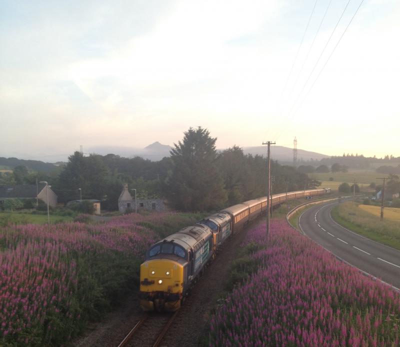 37425 37423 20/07/13 Northern Belle Kincaple: Photo of 37425 37423 20/07/13 Northern Belle Kincaple