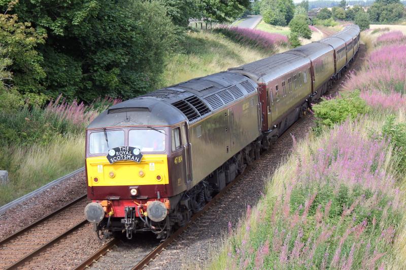 1H82_Kingussie_Dundee_47804: Royal Scotsman heading to Perth on a sunny afternoon Photo of 1H82_Kingussie_Dundee_47804