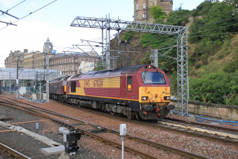 67024 on the Royal Scotsman: 67024 with failed 47804 on 1H84 Dundee to Edinburgh leaving Platform 19/2 at Waverley on 16/08/2013 Photo of 67024 on the Royal Scotsman