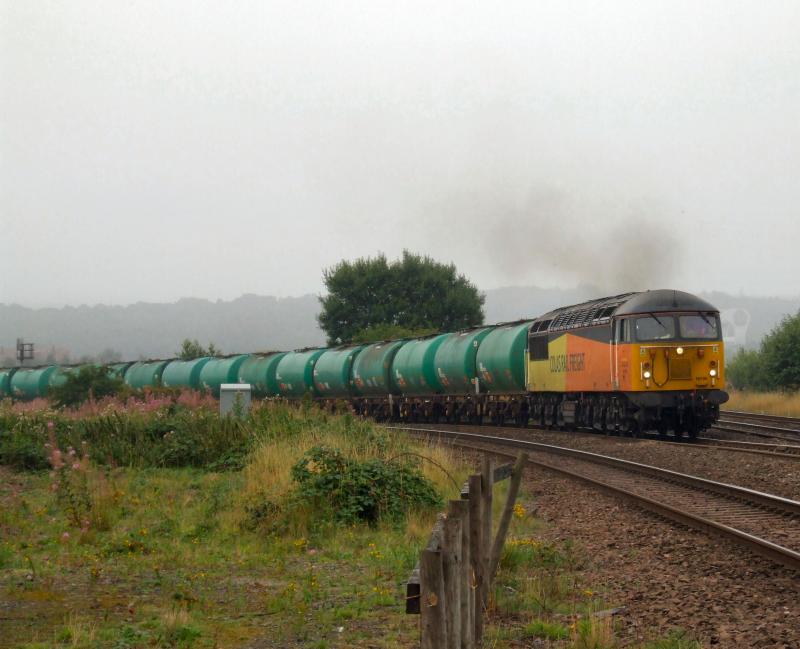 Photo of 56105 passes Larbert Jn. with 6L82 for Linkswood.