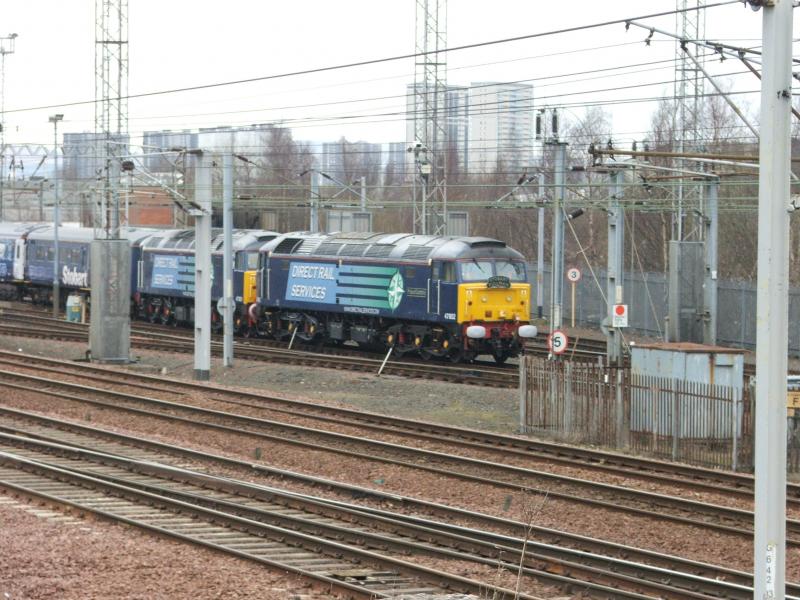 47802 & 47501 Finally Depart: Easter Highlander:- 47802 with Headboard fitted sits atop the The Pulman. Leaving approx 45min down after loco switch around Photo of 47802 & 47501 Finally Depart