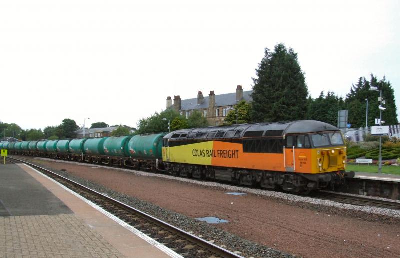 Photo of 56105 passes Larbert with 6N72 for Grangemouth.