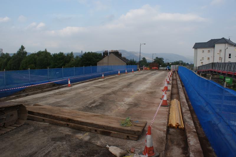 Shore Road Bridge 25.08.13 003: Shore Road Bridge on 25.08.13 showing the yellow longitudinal saw cutting lines to get the deck into manageable lifting sections. A clean site is a safe and productive site as this shows. Photo of Shore Road Bridge 25.08.13 003