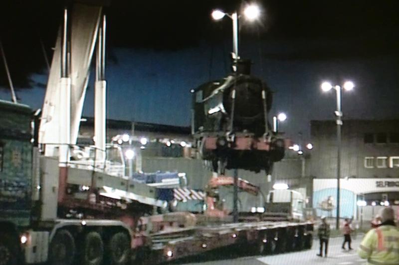 birmingham moor st GWR 2885: 2885 LIFTED OUT OF BIRMINGHAM MOOR ST IN THE EARLY HOURS OF 1ST june 2013, after being on static display for some years. now at tysley loco works, photo john alsop Photo of birmingham moor st GWR 2885