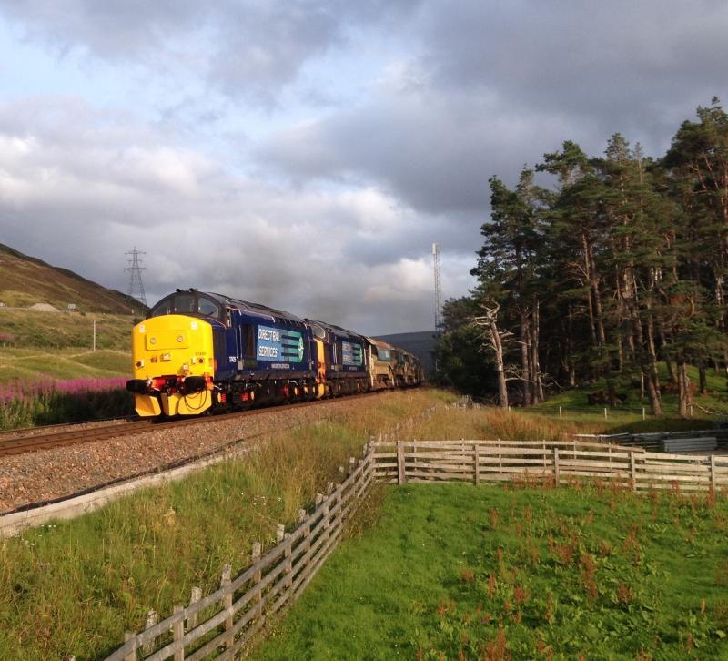 37425 37423 6Z50 Climbs Northwards: Photo of 37425 37423 6Z50 Climbs Northwards