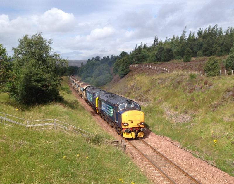 37423 37425 Slogging up Slochd: Photo of 37423 37425 Slogging up Slochd