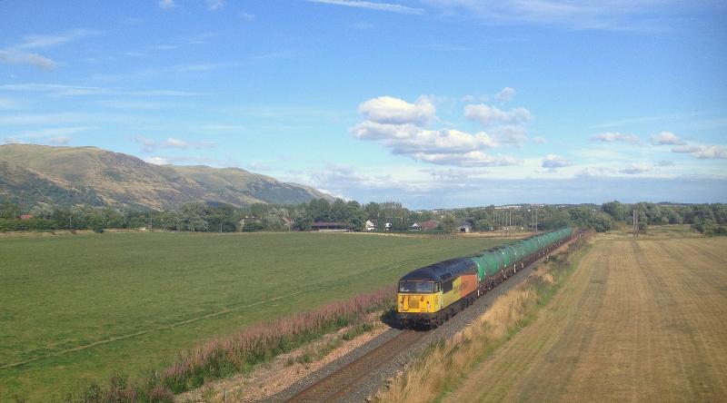 56105 approaches Stirling: Photo of 56105 approaches Stirling