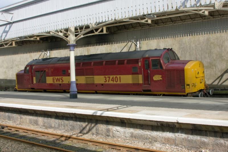 37401: The last Class 37 to be on Snow Plough duties for 2008, 37401 stands at Aberdeen platform 1 a few days before leaving for mossend. Photo of 37401