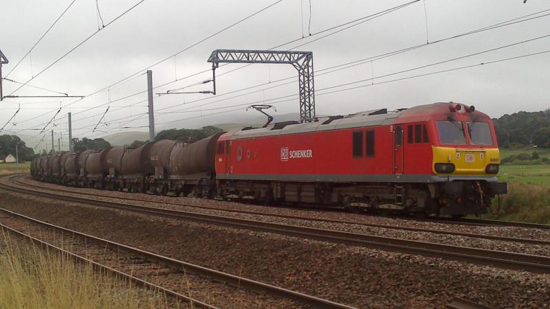 92042: 92042 comes to a stop in the northbound loop at Abington with 6S94 Dollands moor - Irvine Caledonian Paper tanks Photo of 92042