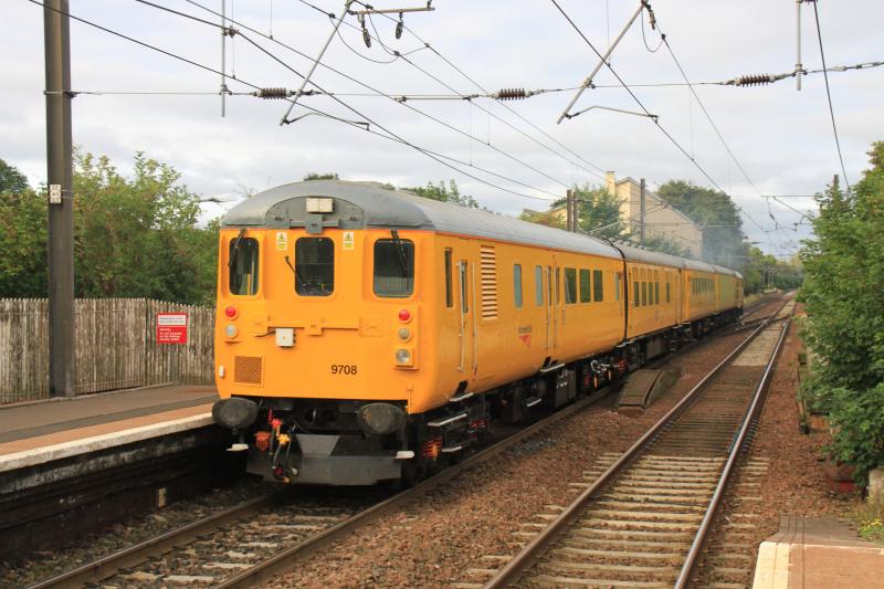 9708: Dbso 9708 on the rear with 31285 on the 07.30 Craigentinny T.&R.S.M.D to Crewe C.S. (L&Nwr Site) passing through Slateford on 12/09/2013 Photo of 9708