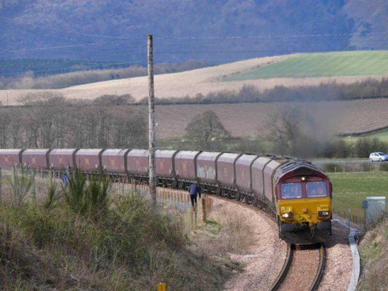 SAK first coal train: 66083 and 20 HTAs approaching Kincardine Photo of SAK first coal train