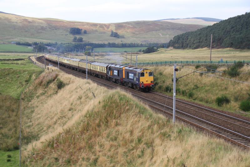 1Z48: 20308 + 20309 on 1Z48 10.41 Dumbarton Central to Crewe approaching The River Clyde at Crawford on 30/09/2013 Photo of 1Z48