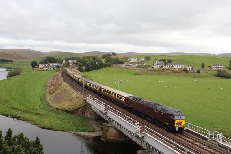 1z56: 57314 crossing crawford viaduct 47760 tailing on cambridge-fort bill charter Photo of 1z56