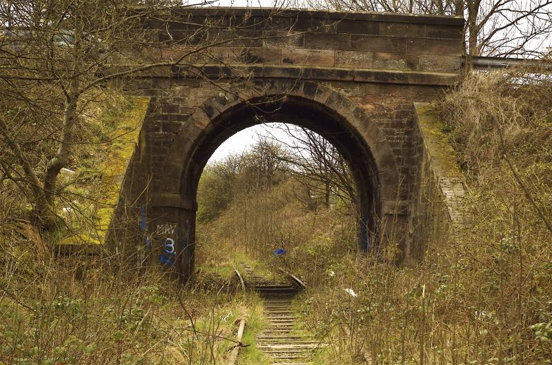 Menstrie Village Bridge.jpg: Menstrie Village next to Broompark East. Photo of Menstrie Village Bridge.jpg