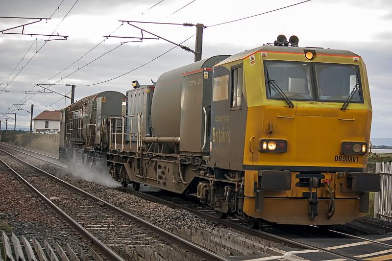 DR98961: MPV DR98961 passing Gailes LC Working 3S90 Girvan - Mossend Saturday 26th October Photo of DR98961