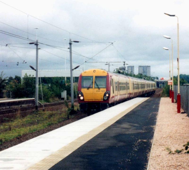 334001 Before Running Away: 334001 & 005 Running through Cardonald on training Run. 14th Sept 2000 After returning to Glasgow Central the Unit ran away from platform 11 and was grounded after passing through catch points Photo of 334001 Before Running Away