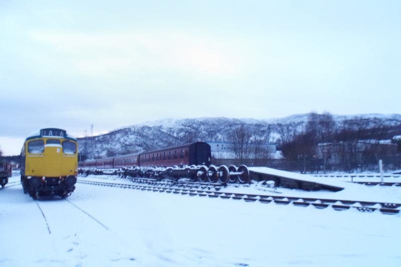 27050 at Aviemore : Aviemore, Friday December 6th 2013 Photo of 27050 at Aviemore