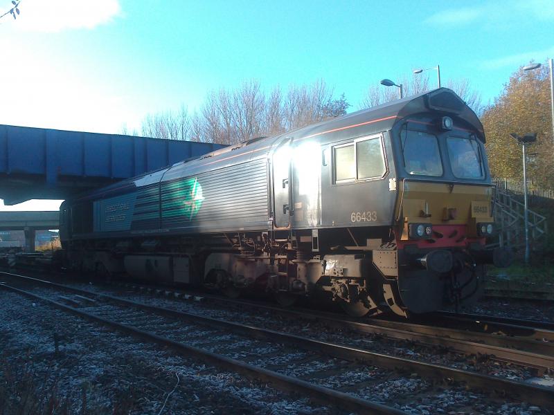 Fouldubs: DRS 66433 shunting empties at Grangemouth Photo of Fouldubs