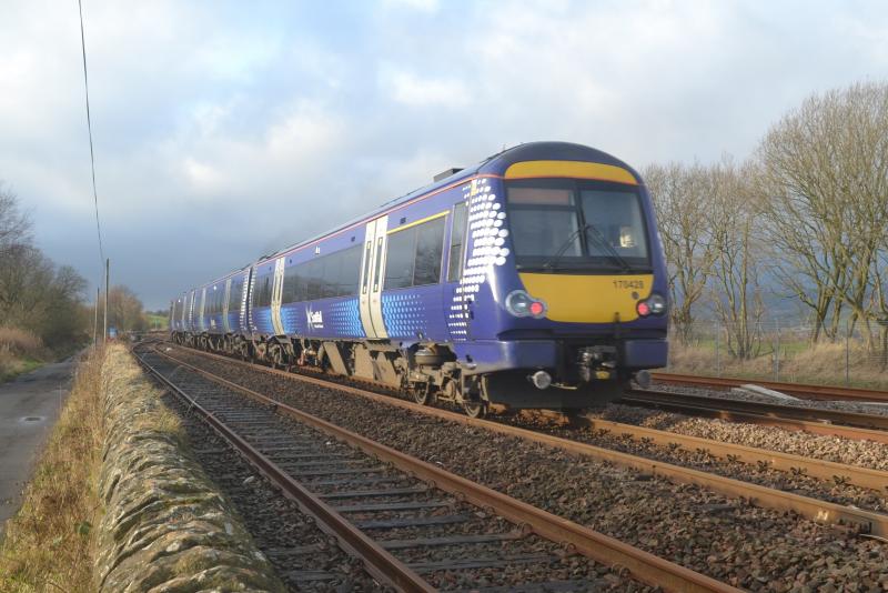 170428 : 170428 working a Croy to Croy ECS away from Greenhill Upper Junction on 26th December 2013. Photo of 170428