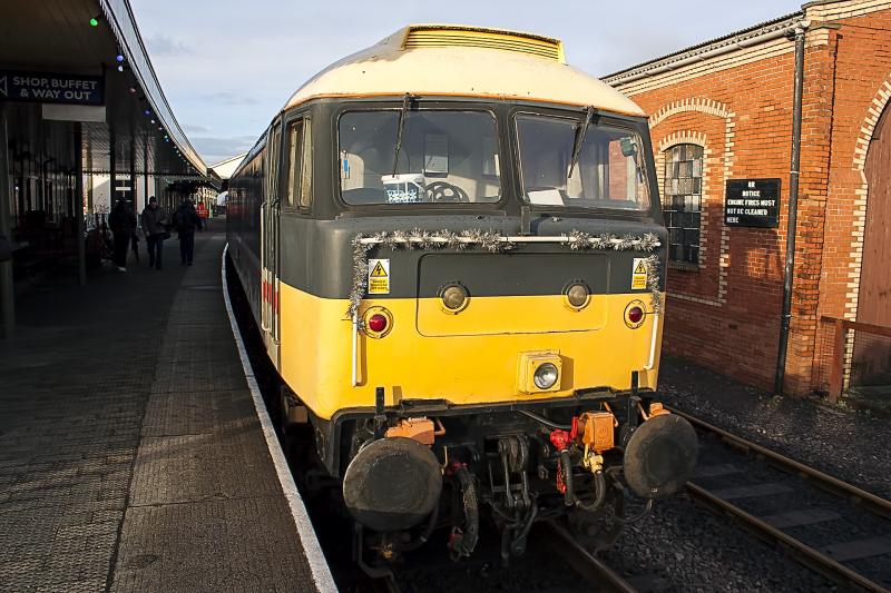47643 Bo'ness : 47643 stands at Bo'ness on Saturday 28th December during the Winter Diesel Gala. Photo of 47643 Bo'ness