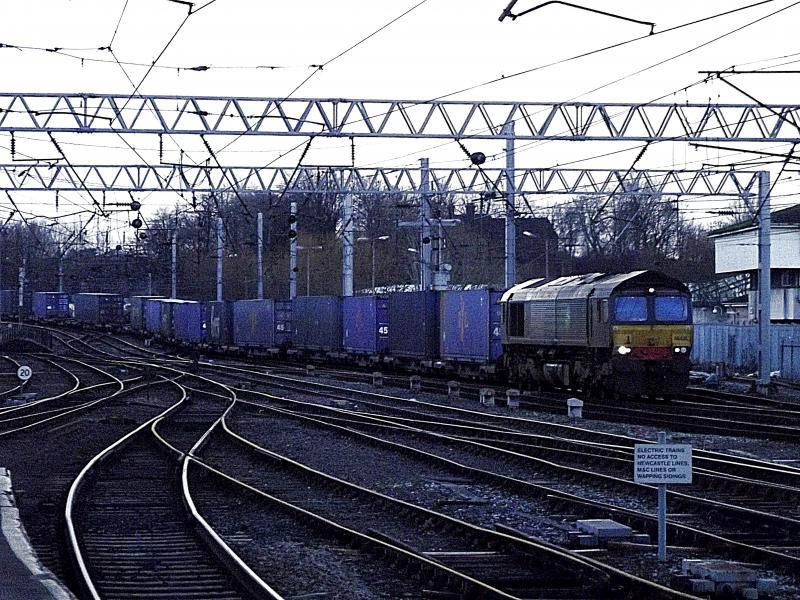 66425 at Carlisle: DRS 66425 arrives at Carlisle on Saturday 28th December 2013, with 4S49. The Stobart Intermodal from Daventry to Coatbridge. Photo of 66425 at Carlisle