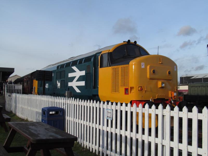 37401 in Bo'ness: 37401 'Mary Queen of Scots' sits in Bo'ness station on the 29th December 2013. Photo of 37401 in Bo'ness