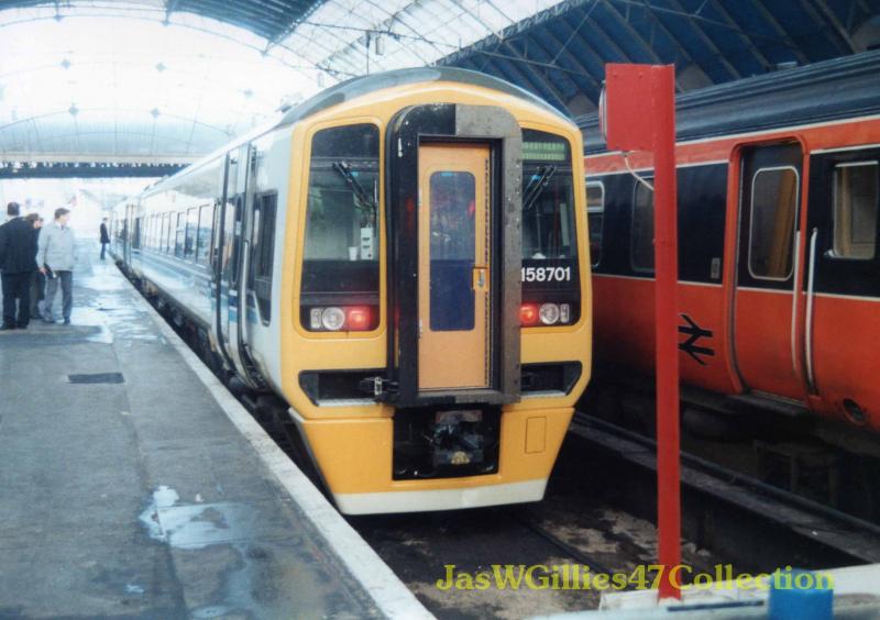 158701 on 2Z53 10/01/90: 158701 Stands in Queen Street before test run to Edinburgh on 2Z53 10th Jan 1990 Photo of 158701 on 2Z53 10/01/90
