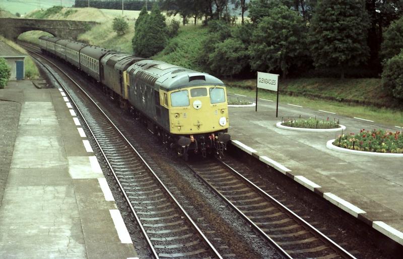 26004 Running in.: 26 004 & 25096 on 12.10 Glasgow-Dundee @ Gleneagles on 06-08-76. Photo of 26004 Running in.