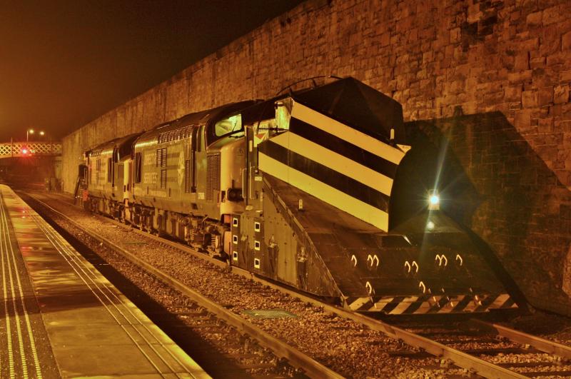 37606 37218 snowplough move to motherwell.: Photo of 37606 37218 snowplough move to motherwell.