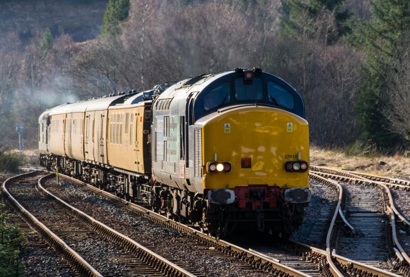 37610: 37610 leads the Network Rail test train into Tulloch.26/03/14 Photo of 37610