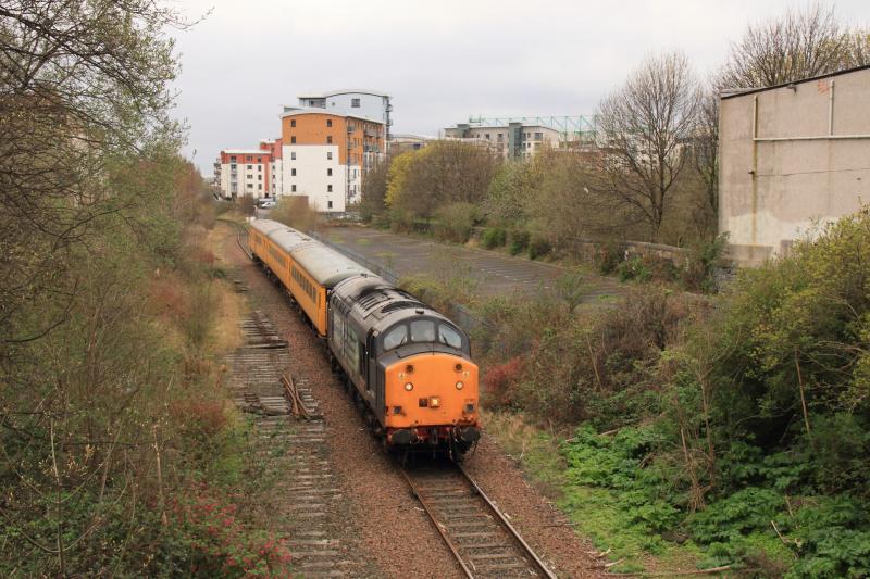 1Q13: 37601 leading on 1Q13 Mossend to Craigentinny passing the site of Lochend Jct. on 09/04/2014 Photo of 1Q13
