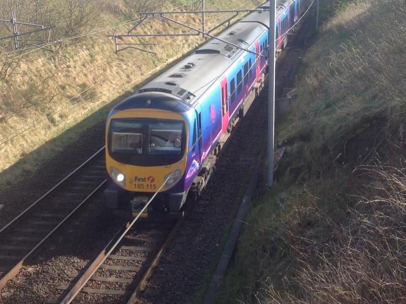 185115: 185115 works a service northbound. Photo of 185115