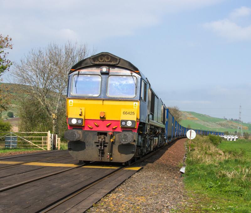 66425: 66425 heads South at Forgandenny. 28/04/14 Photo of 66425